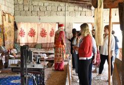 Kendi imkanlarıyla oluşturduğu müzede Hitit kültürünü yaşatıyor