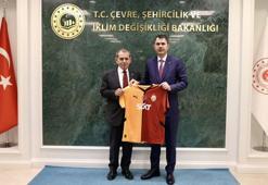 Çevre, Şehircilik ve İklim Değişikliği Bakanı Kurum, Dursun Özbek'i kabul etti