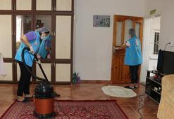 Diyarbakır'da büyük 'Vefa'! Yaşlıların evine gidip bayram temizliği yaptılar