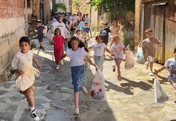 Bursa'da 700 yıllık bayram geleneği! Arefe gününden başlıyor, çocuklar kapı kapı dolaşıp 'Adak' topluyor