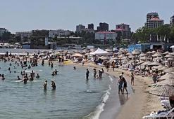 İstanbul'da plajlar doldu taştı! Menekşe ve Caddebostan'da yer kalmadı