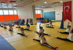 Muş'ta bir ilk! Artistik jimnastik kursu açıldı