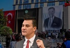 Başkan Ferdi Zeyrek'e veda!  Belediye önünde tören düzenlendi