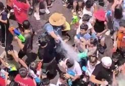 Hatay'da hava sıcaklıkları 40 dereceye dayandı! Öğrenciler çareyi buldu, ortaya renkli görüntüler çıktı