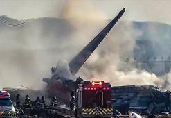 Hindistan'da yolcu uçağı düştü! 242 kişi bulunuyordu