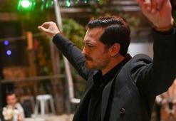 Eşref aşka diz çöktü