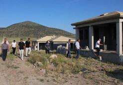 Aksaray'da ev sahibi olma hayali kuran köylüler dolandırıldı! Müteahhit hafriyattan sonra kayboldu