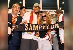 İstanbul'a sevgilisiyle geldi: Galatasaray'ın yeni transferi Sane'in sevgilisi bakın kim çıktı?