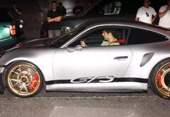 Burak Özçivit'in servet değerinde oyuncağı! Koleksiyonuna ekledi, fiyatı dudak uçuklattı