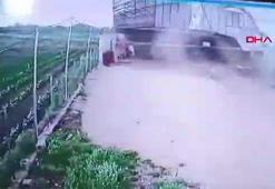 Adana'da hortum ahırı harabeye çevirdi: Son anda kurtuldular