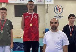 Eskişehir’de kick boks il seçme müsabakalarında Efe Demirli şampiyon oldu