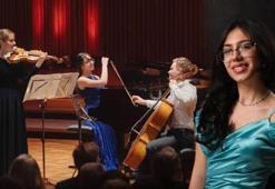 15 yaşındaki Bursalı piyanistten Almanya'da tarihi başarı: Dünya birincisi oldu