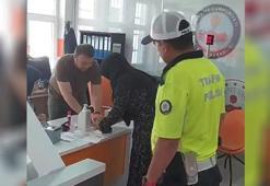 Adana'da nefes kesen anlar: Polisler seferber oldu! Kimliğini unutan öğrenci sınava saniyeler kala yetiştirildi!