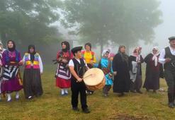 Sakarya'da yaylalara göç başladı! Rengarenk görüntüler ortaya çıktı