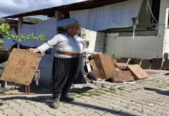 15 dakikada binlerce sinek yakaladı! Adana usulü yöntemde iki ürün kullandı