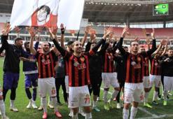 TFF kararını değiştirmedi Eskişehirspor 25 futbolcu transfer edecek!