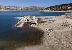Konya'da böylesi görülmedi: Su seviyesi yüzde 14'e düşen barajda ortaya çıktı! '10 kilo var'