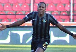 Denizlispor ve Akhisarspor kümeye düştü, 39 yaşındaki yıldız gol atıp şampiyonluk getirdi