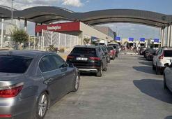 Sıla hasreti Kapıkule'den Çukurova'ya uzanıyor: Avrupa'dan Adana'ya gurbetçilerin yolculuğuna Müslüm Gürses eşlik ediyor