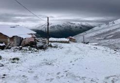 Ne olduğuna turistlerde şaşırdı: Rize'de kar bir anda bastırdı