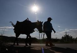 Doğuştan görmeyen atıyla günlük 4 bin TL kazanıyor: Erciyes'in yamacında bir Köroğlu hikayesi