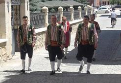 Akşehir'de Nasreddin Hoca Şenliği coşkusu başladı: Davulun başına başkan geçti!
