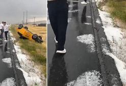 Yaz ortasında dolu yağışı! Kontrolü kaybeden araç kaza yaptı