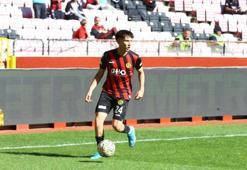 Eskişehirspor'a kötü haber: 20 yaşındaki genç yıldıza kancayı taktılar
