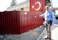 Adana'da ilginç olay! Tapulu arazim dediği sokağın girişini kapattı