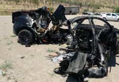 Malatya'da Tesla kazasında araç ikiye bölündü: İki hemşire can verdi