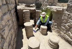 Elazığlı vatandaşın tarlasından hazine fışkırdı! Fidan dikmek için açtığı çukur yeraltı şehrine kapı oldu