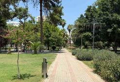 Adana'da sıcaklık 42 dereceyi buldu, sokaklar hayalet kente döndü!