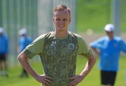 Alanyaspor’un Kosovalı futbolcusu Hadergjonaj yeni sezona sıkı hazırlanıyor