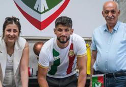 Amedspor, stoper Kahraman Demirtaş ile 2 yıllık sözleşme imzaladı