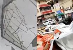 Batman’da korku dolu anlar! Kuvvetli rüzgar yurt çatısını uçurdu, ağaçlar araçların üzerine devrildi