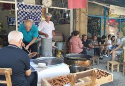 Ölüler Kıraathanesi'nde duygulandıran vefa örneği: Kozanlı tatlıcı ustasının mirasını yaşatıyor!