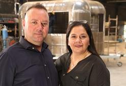 Mühendis karı koca kahve içerken bu işi yapmaya karar verdi! 'Biz bunun daha iyisini yaparız' deyip fabrika kurdular