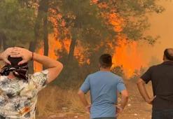 Antalya'da 3 ilçede birden orman yangını! Kahreden görüntüler, evler tahliye edildi