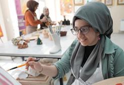 Ailesini ikna ederek başladı, şimdi ilk sergisini açmaya hazırlanıyor!