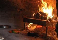 50 derece yetmedi, bir de fırın sıcağı! Şanlıurfa’da ekmek ateşin içinde kazanılıyor