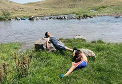 Kars'ta termometreler 34 dereceyi gördü! Çocuklar hem serinledi hem eğlendi