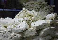 Van'da otlu peynire özel çalışma! Esnaf üreticiye bilgi verdi
