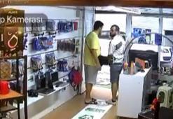 Ümraniye'de aynı esnafa dakikalar içerisinde çifte hırsızlık! Hırsızların peşinden koşarken telefonu da çalındı