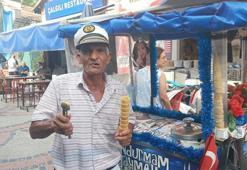 Edirne'de 'Dondurmacı Çetin Dede' nostaljiyi yaşatıyor! Sokak sokak gezerek çocukların yüzünü güldürüyor