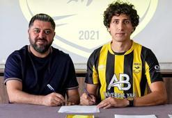 Fenerbahçe'nin eski yıldızı Adana 01 FK'ya imza attı