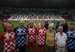 Bakan Bak, Diyarbakır'da gösteri maçına çıktı! 'Terörsüz Türkiye' vurgusu