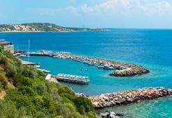 Burası ne Bodrum ne de &#199;eşme! Men&#252; de aynı manzara da... Fiyat farkı g&#252;ndem oldu