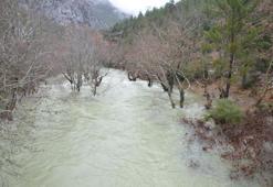 Antalya'da son hali görüntülendi: İki barajı besleyen ırmak kurudu