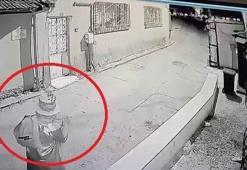 Bu görüntüler Bursa'yı ayağa kaldırdı: Palyaço kılığındaki şüpheli paniğe neden oldu!