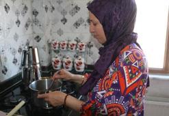 Ev hanımı evden çıkmadan para kazanmanın yöntemini buldu! Tanesi 250 TL'den her yere gönderiyor